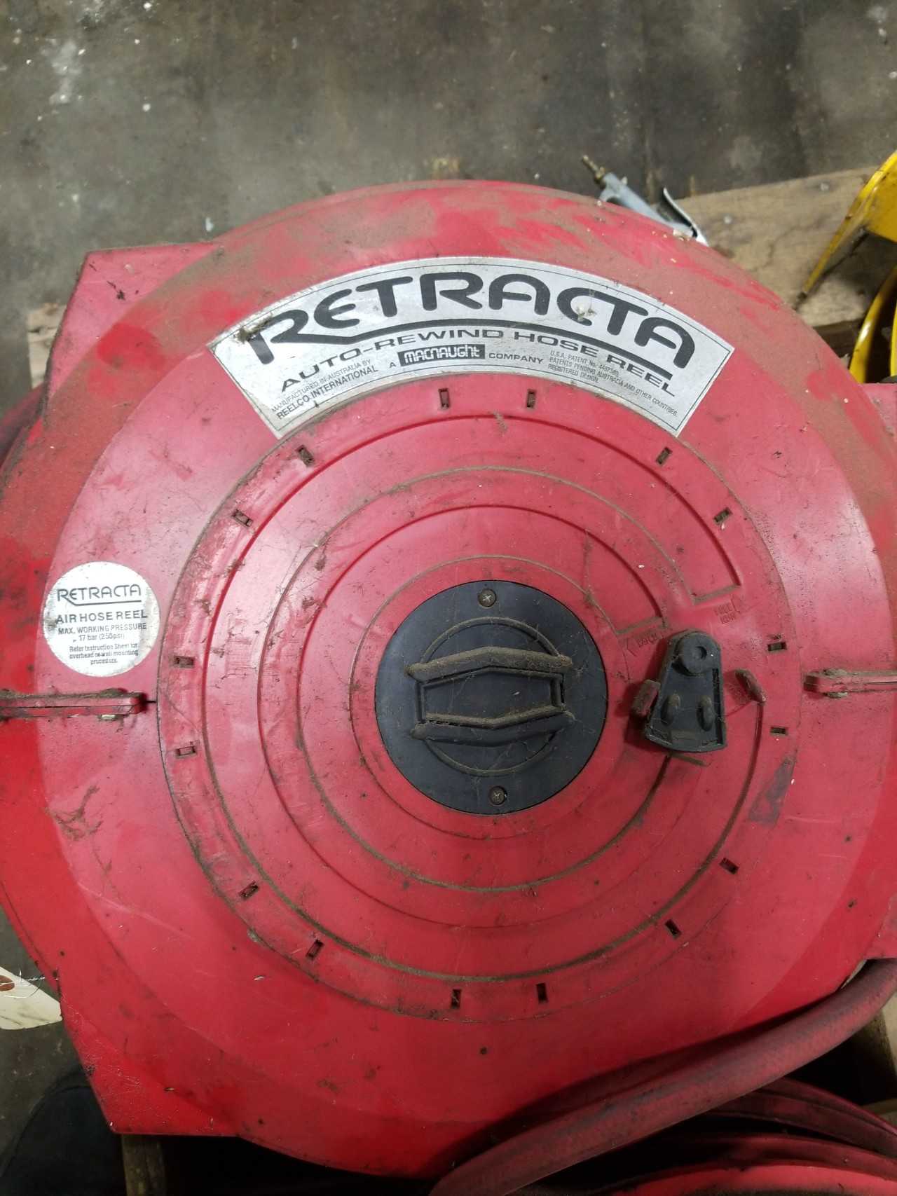 4 PNEUMATIC HOSE REEL - MISCELLANEOUS