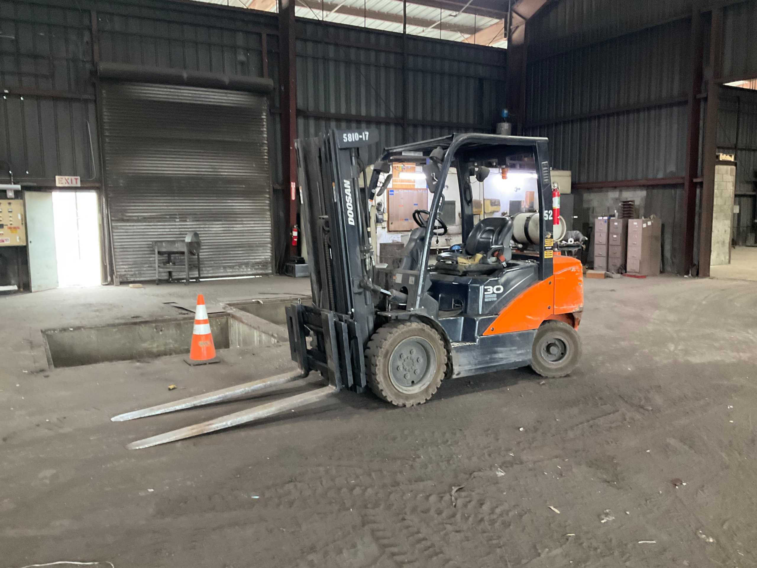 DOOSAN G30N-7 SIT-DOWN FORKLIFT