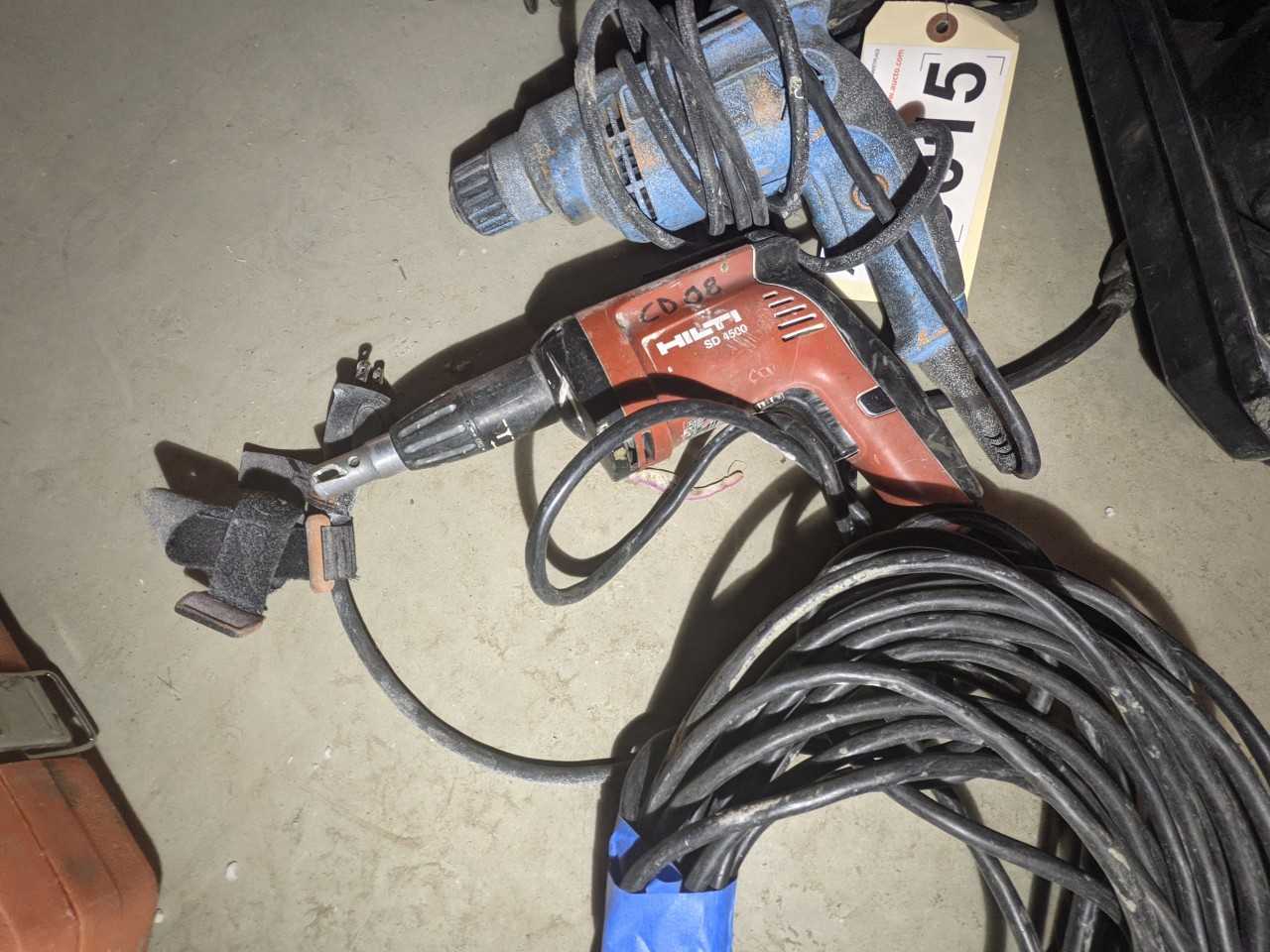 Lot of 5 Drywall screwdrivers and drill machines - ELECTRIC POWER TOOLS