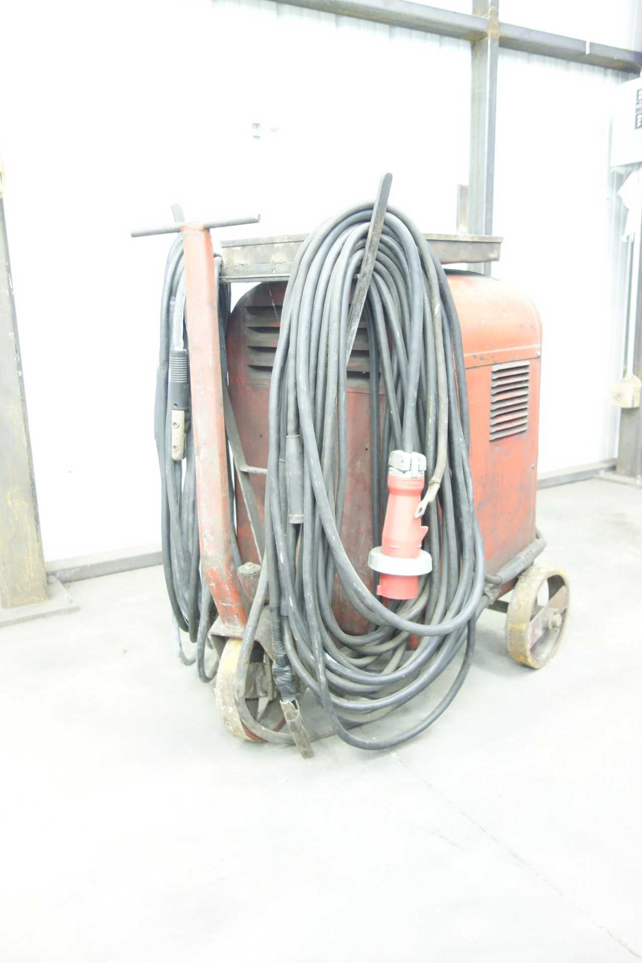 LINCOLN IDEALARC 250 WELDER - WELDING EQUIPMENT