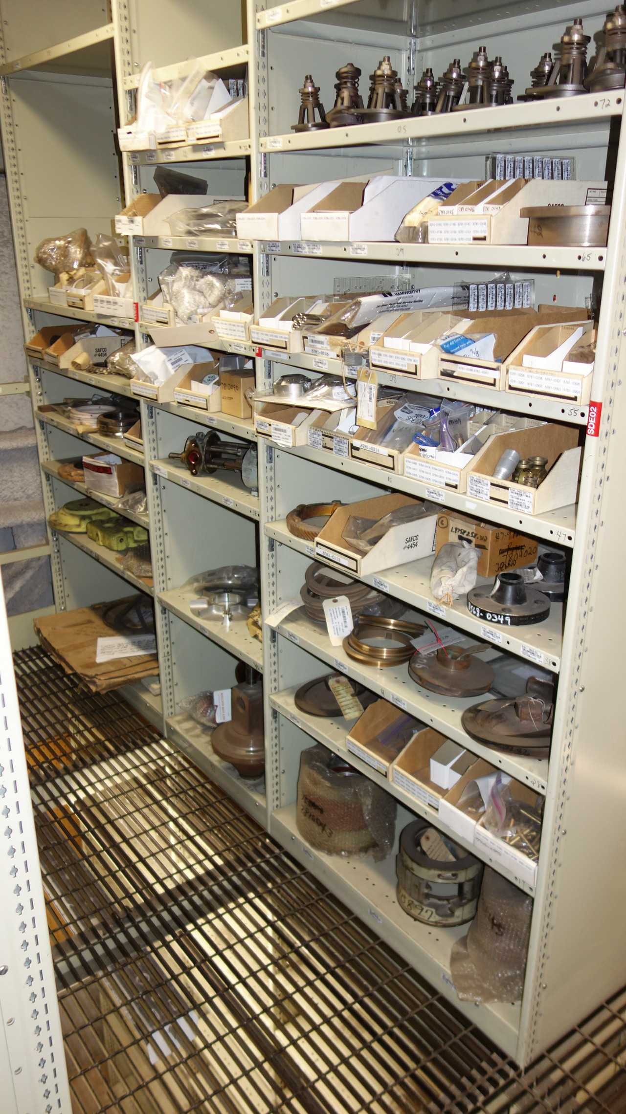 CONTENTS OF 3 SHELF COLUMNS, PUMP PARTS - PUMPS