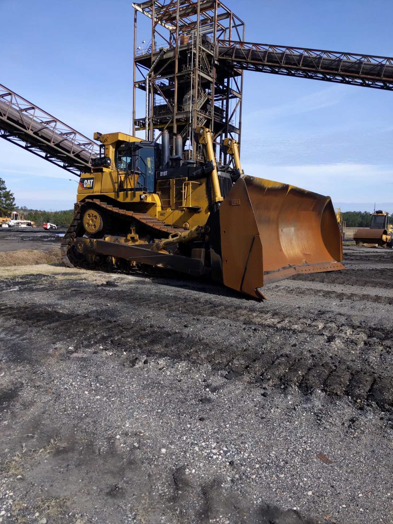 Caterpillar D10T Dozer - CRAWLER LOADERS
