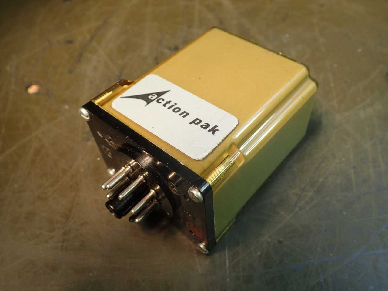 Action-Pak, 3020-101, AP 2000, 400V, 15A, Power 120/240 VAC 8-Pin Base - ELECTRICAL COMPONENTS