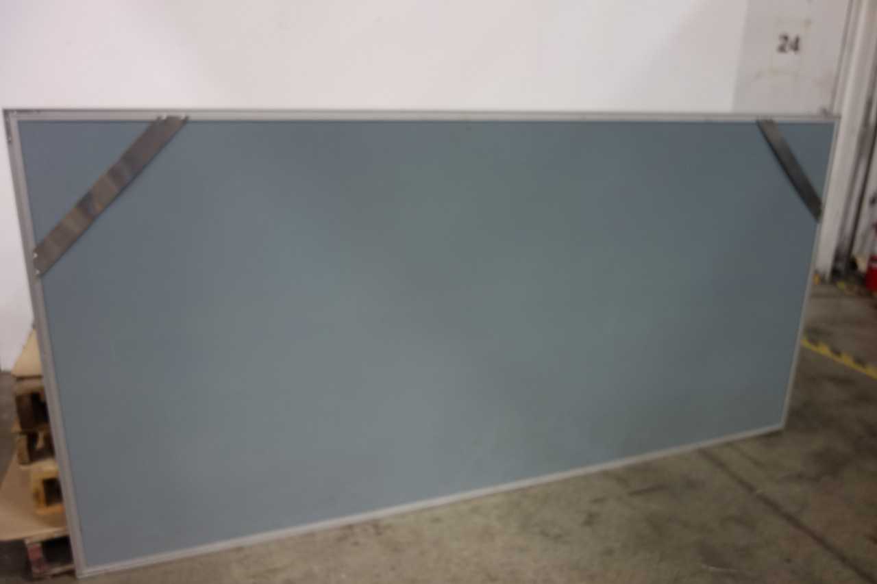 QUARTET CLASSIC CORK BULLETIN BOARD WITH SILVER ALUMINUM FRAME - MATERIAL HANDLING