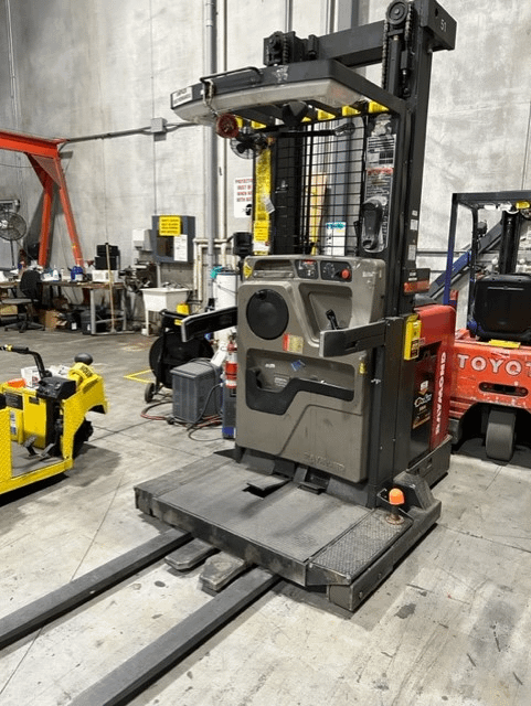 2000 Raymond EASI-OPC30TT Reach Truck - REACH TRUCKS