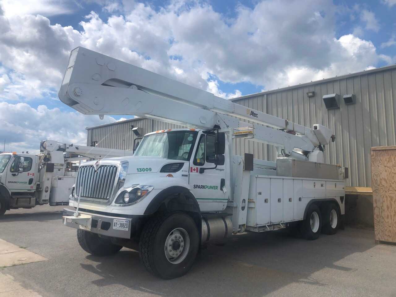 2013 International Workstar 7500 Bucket Truck - HYDRO EXCAVATOR TRUCKS
