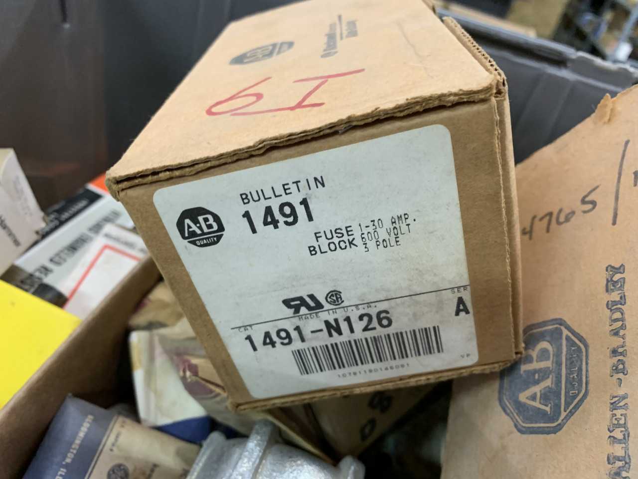LOT OF MISC. ELECTRICAL RELAYS AND OTHER VARIOUS PARTS ALLEN-BRADLEY, GE, CUTLER-HAMMER - ELECTRICAL COMPONENTS