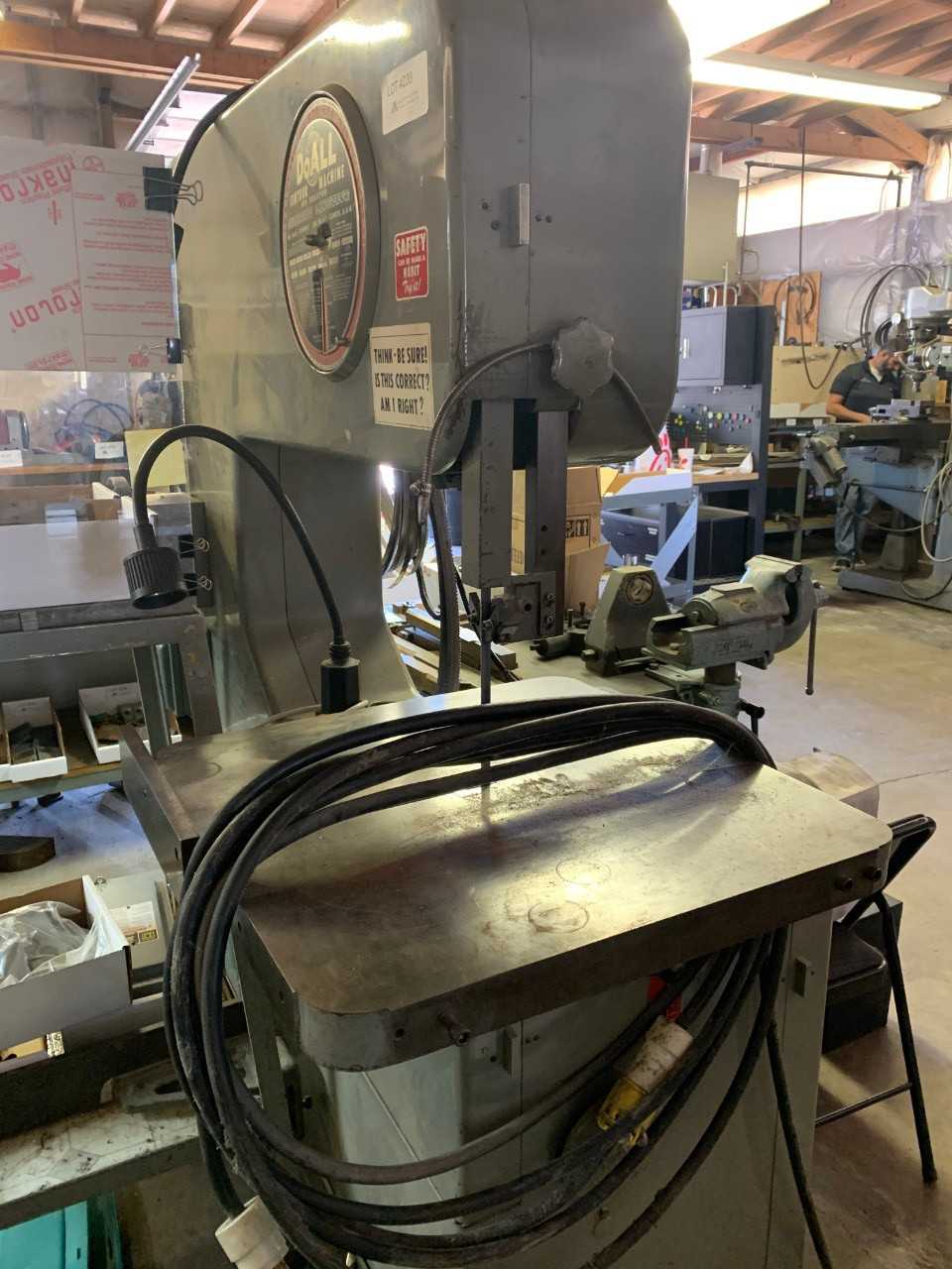 DoAll 3016-U Vertical Band Saw - METAL SAWS DoAll 3016-U Vertical Band Saw - METAL SAWS