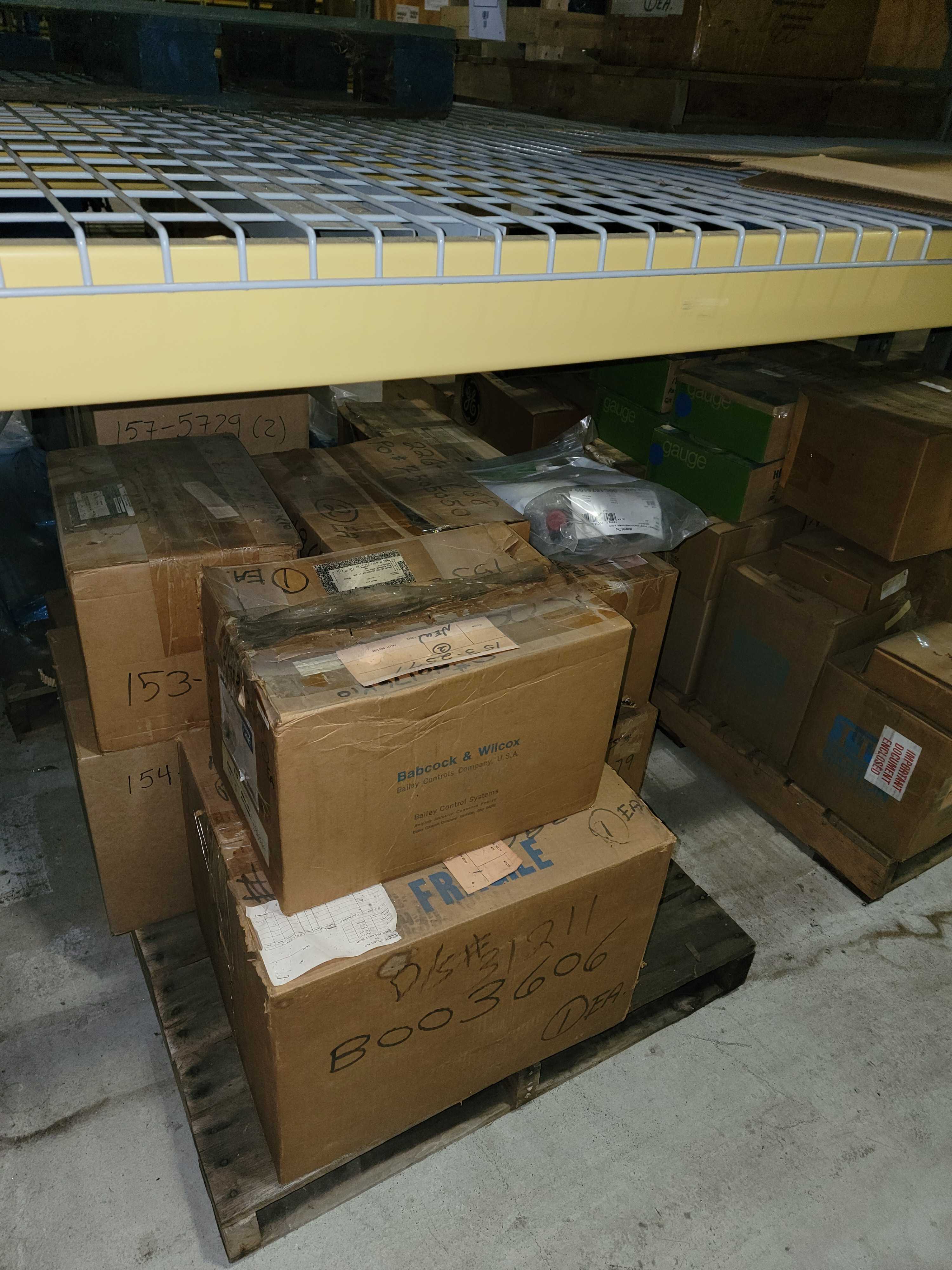 LEVEL PRESSURE/TEMPERATURE FLOW GAUGES, TRANSMITTERS, SWITCHES QTY 3 PALLETS - INDUSTRIAL PARTS