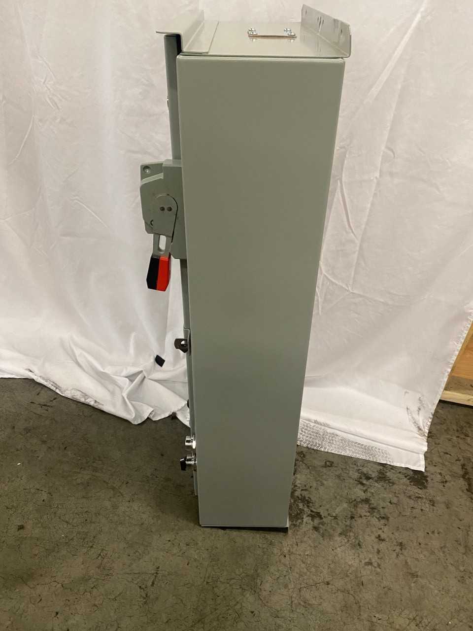 Quantity of 1x ECN5522CAF Electrical Panel/Loadcenter/Switchboards - ELECTRICAL COMPONENTS