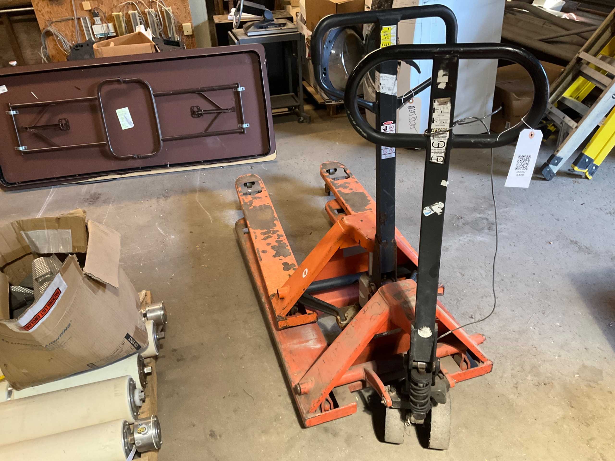 QTY 5: MANUAL PALLET JACK