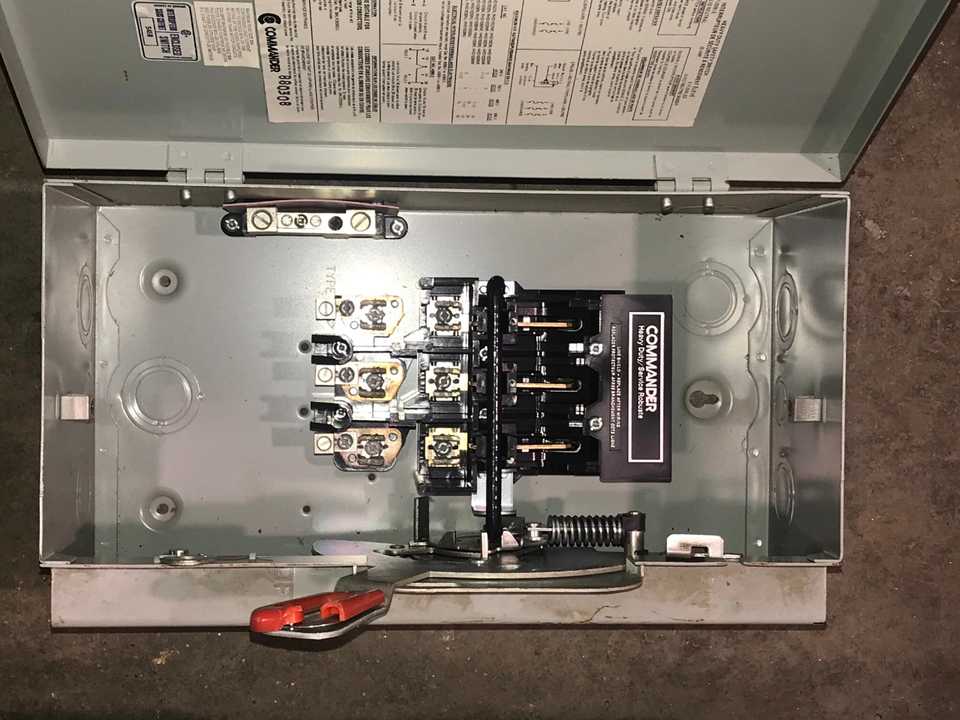SQUARE D/ COMMANDER/WESTINGHOUSE SAFETY SWITCHES (QTY 3) - SAFETY SWITCH