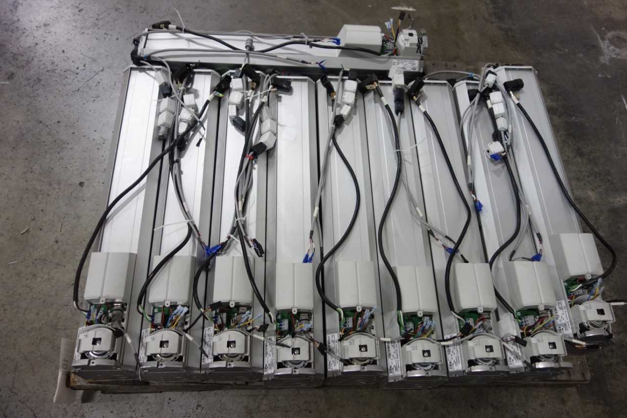 LOT OF ASSORTED SKF ACTUATION SYSTEMS - HAND TOOLS