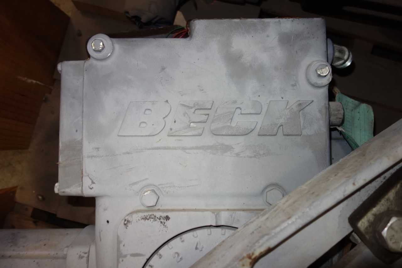 LOT OF BECK ELECTRIC ACTUATOR AND LESLIE GLOBE VALVE - GLOBE VALVE