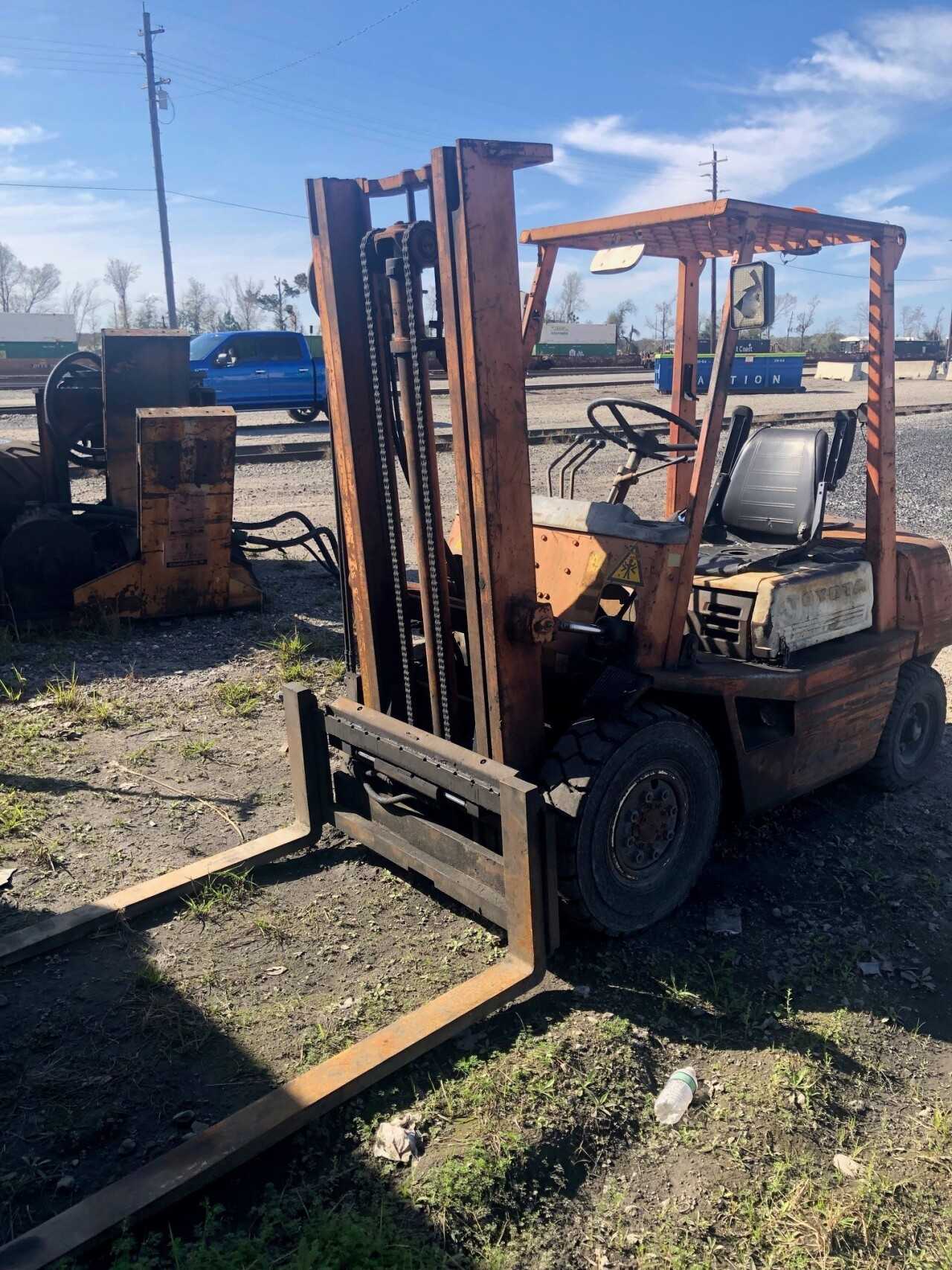 Toyota lift - CRANES