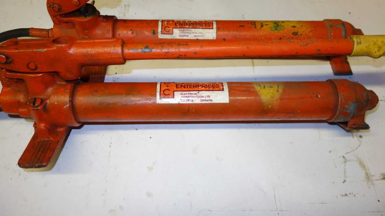LOT OF 2 ASSORTED TK SIMPLEX HYDRAULIC HAND PUMPS - PUMPS