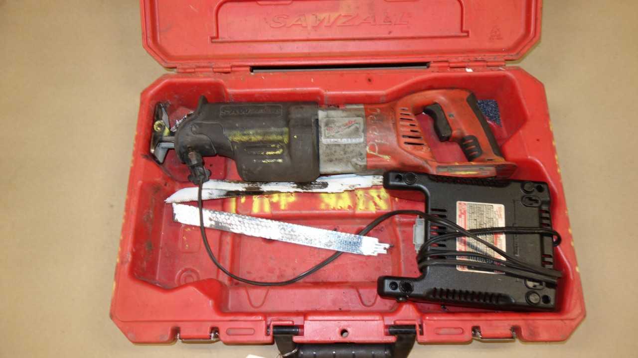 MILWAUKEE 0719-20 SAWZALL KIT WITH CHARGER - ELECTRIC POWER TOOLS