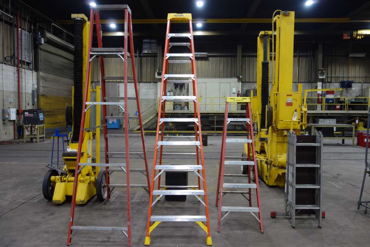 Lot of 4 Werner Ladders 10ft 6ft - MATERIAL HANDLING