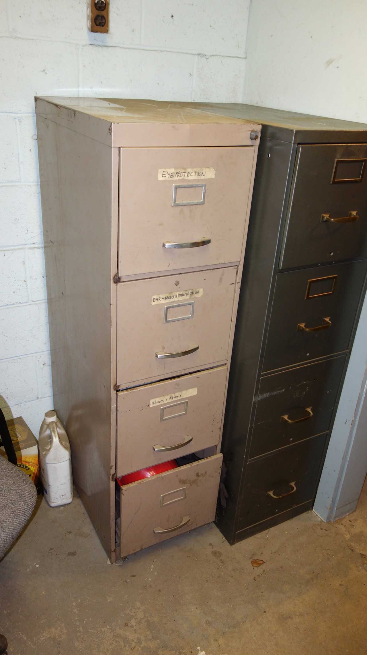 LOT OF 2 FILING CABINETS WITH CONTENTS, ASSORTED SAFETY EQUIPMENT (ANY PAPERWORK/DOCUMENTS ARE NOT INCLUDED) - SAFETY EQUIPMENT