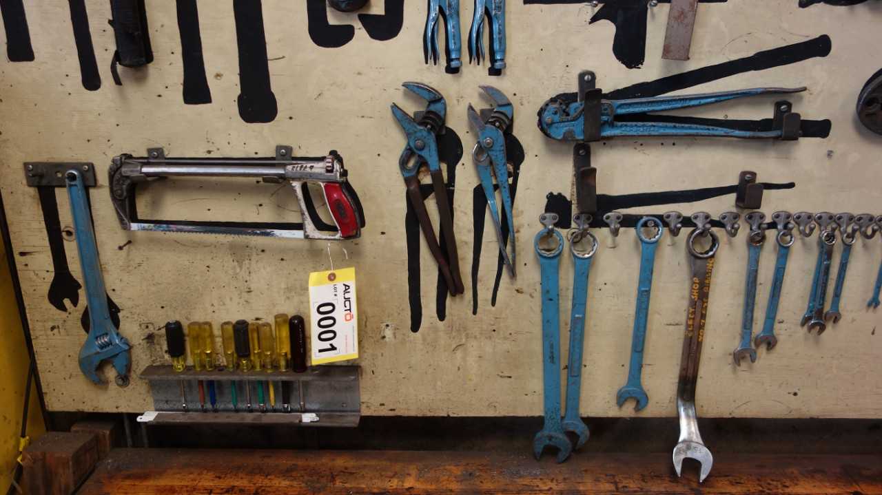 CONTENTS OF WALL - TOOL ORGANIZER - TOOL STORAGE