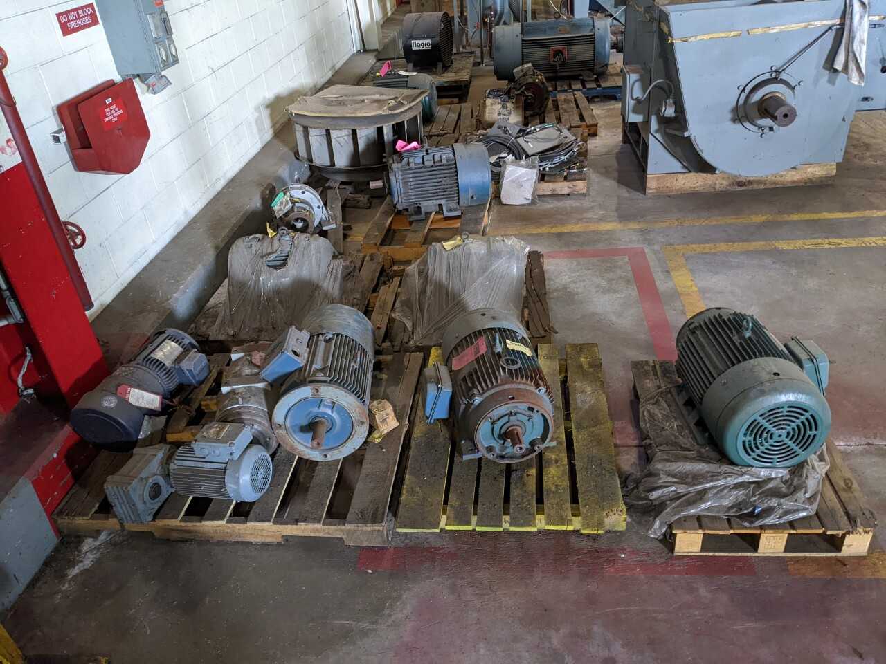11 PALLETS OF ASSORTED AC MOTORS, FAN, WIRE, SIEMENS, LEESON, US MOTORS (NEED REPAIRS) - ELECTRIC MOTORS
