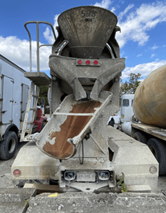 2005 KENWORTH T800B READYMIX CONCRETE TRUCK - HYDRO EXCAVATOR TRUCKS