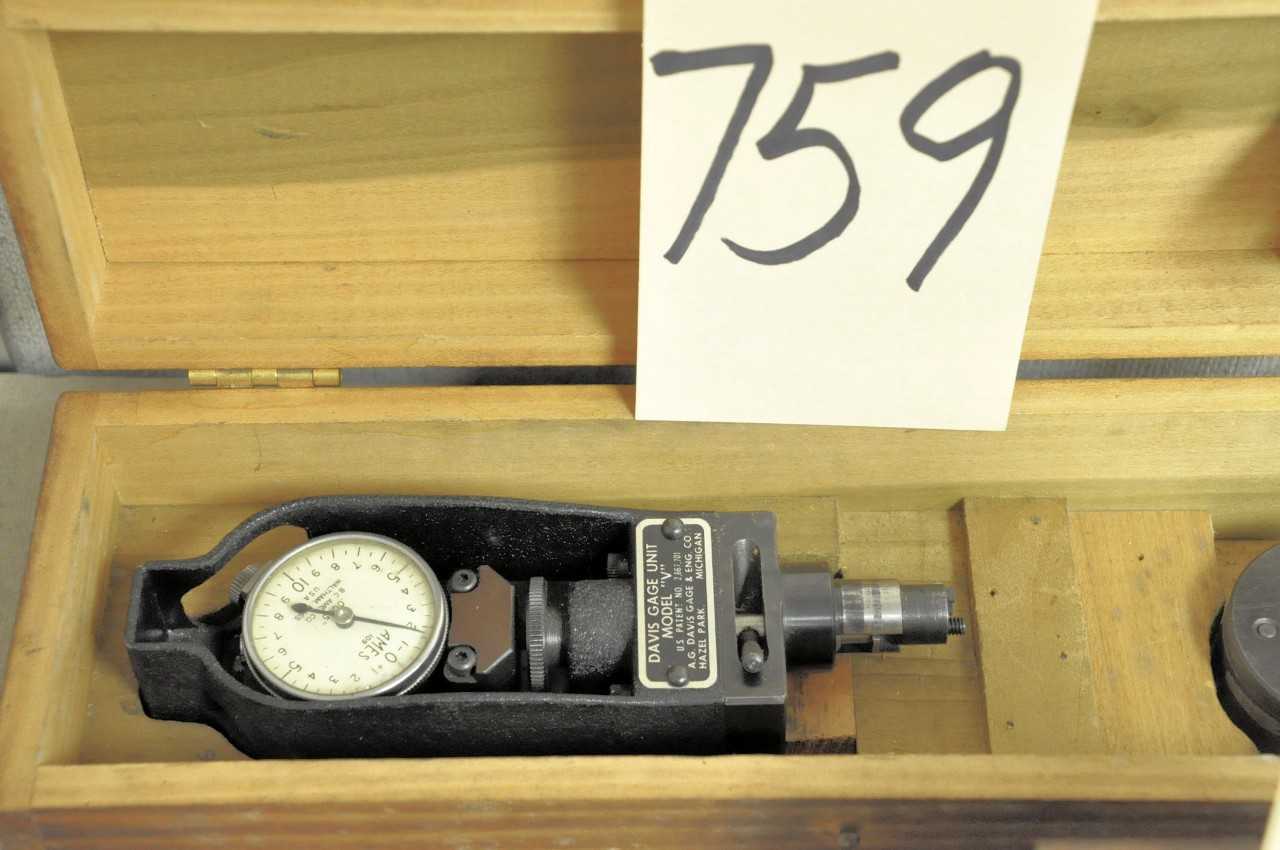 1 Quicktest Dial Inside Caliper with Case and 1 Davis Gage Unit Model V with Dial Gauge and Case - ELECTRIC POWER TOOLS