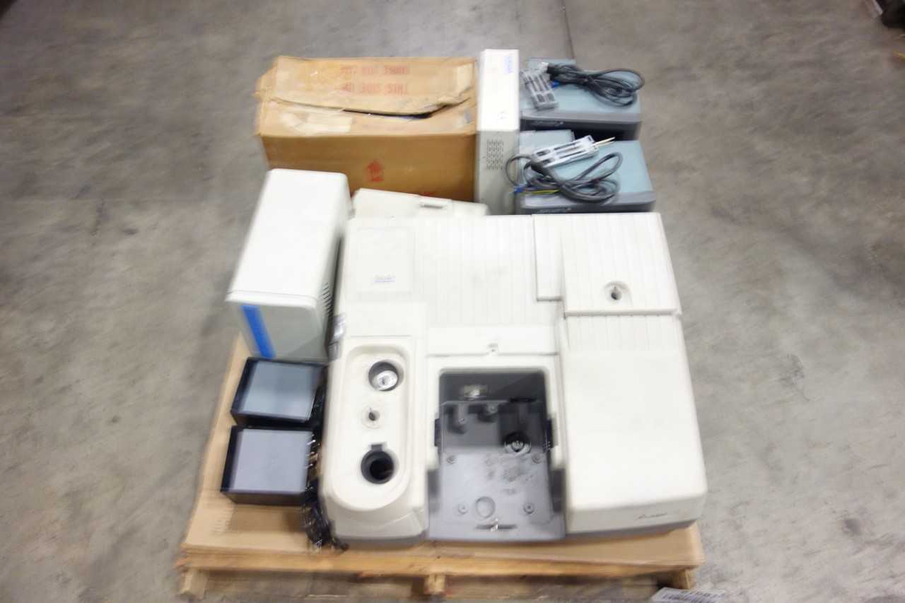 LOT OF ASSORTED LAB TEST EQUIPMENT - LAB & SCIENTIFIC