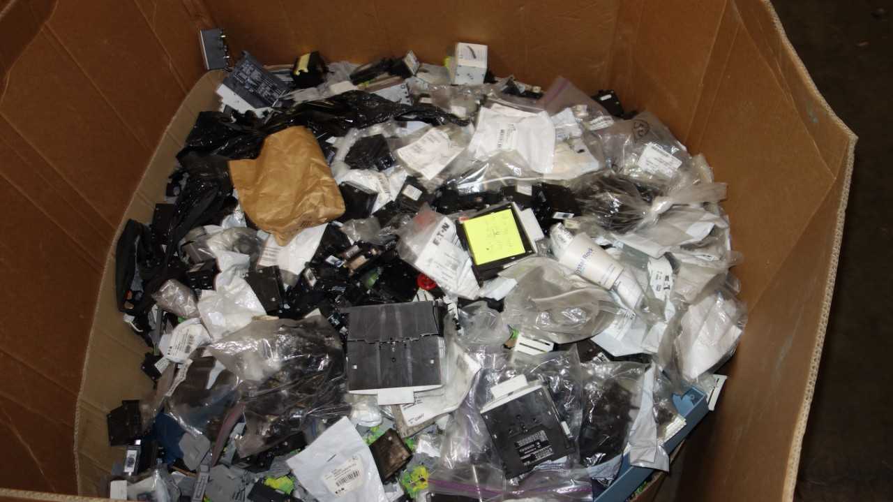 1 GAYLORD BOX OF ASSORTED EATON ELECTRIC PARTS, CONTACTORS - ELECTRIC MOTORS