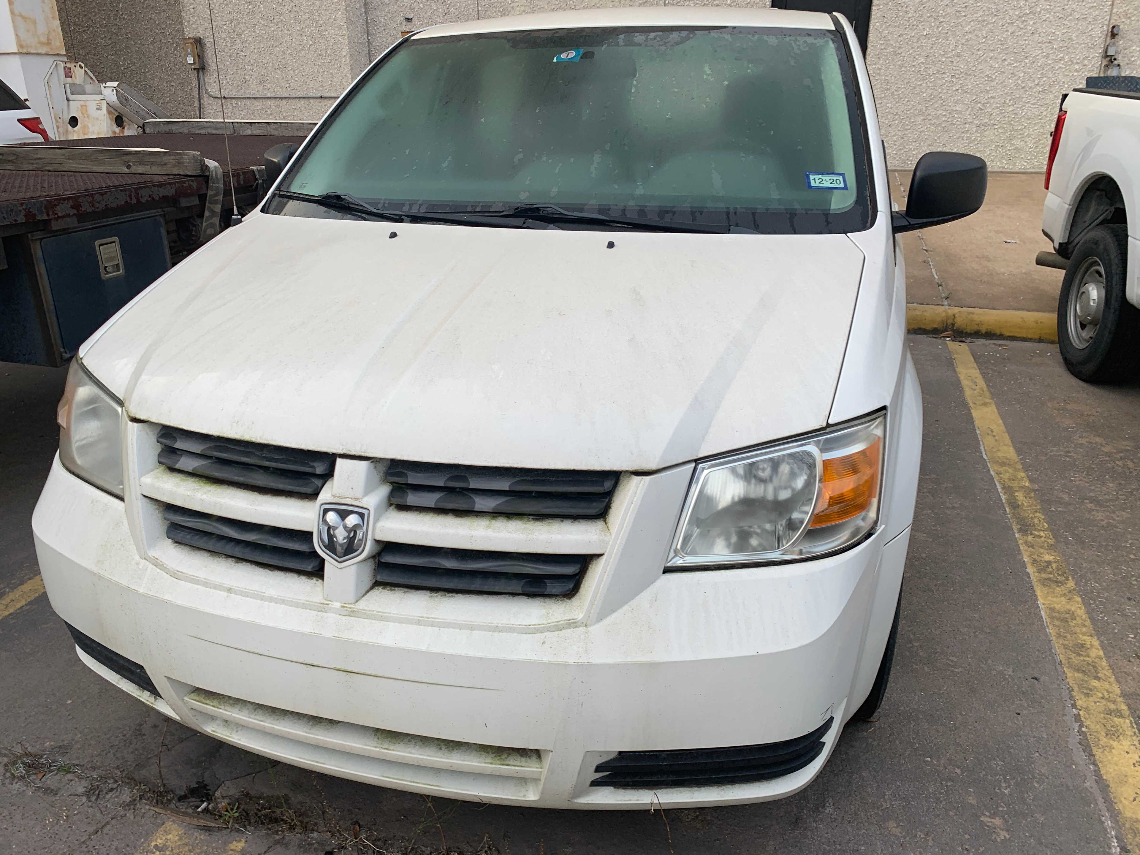 2010 DODGE CARAVAN PASSENGER VEHICLE - PASSENGER VEHICLES