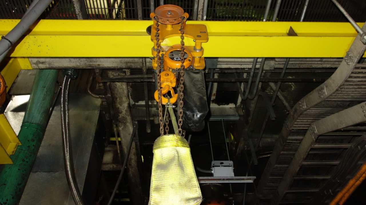 LOT OF 4 HARRINGTON 3 TON MANUAL CHAIN HOIST - MISCELLANEOUS