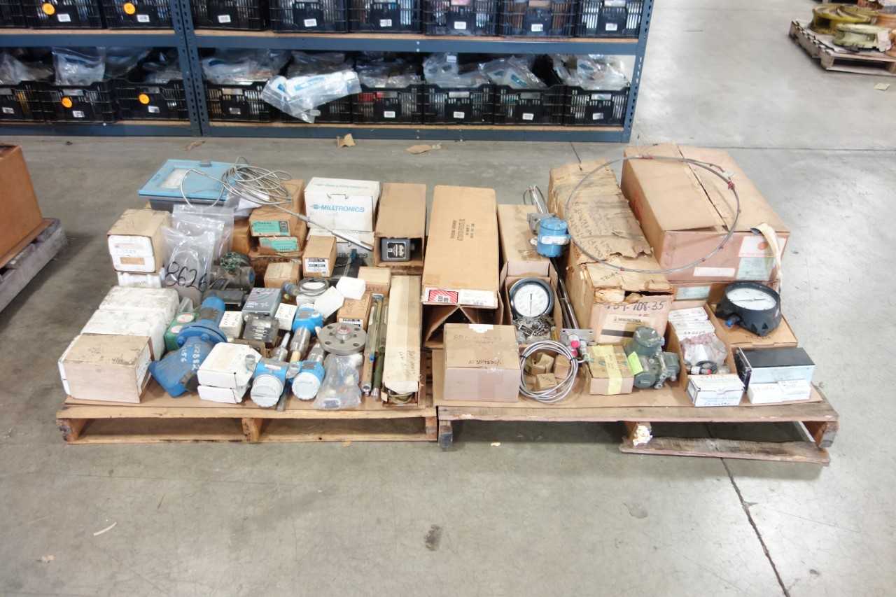 2 PALLETS OF INSTRUMENTATION - INSTRUMENTATION