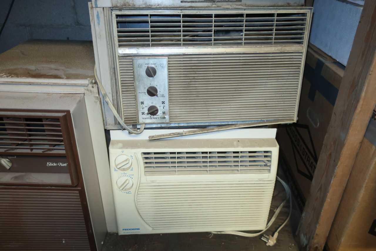 LOT OF 3 ASSORTED AIR CONDITIONERS - AIR CONDITIONER