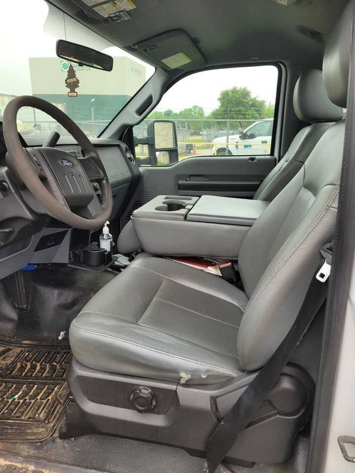 2012 Ford F550 Pick-up Truck - HYDRO EXCAVATOR TRUCKS