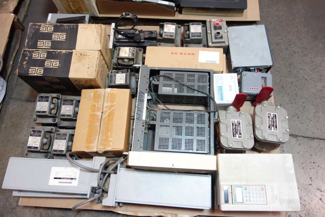 4 PALLETS OF ASSORTED ELECTRICAL AUTOMATION, CONTROL MODULES, DRIVES, MODULES, CIRCUIT BOARDS AND ACCESSORIES - ELECTRICAL COMPONENTS