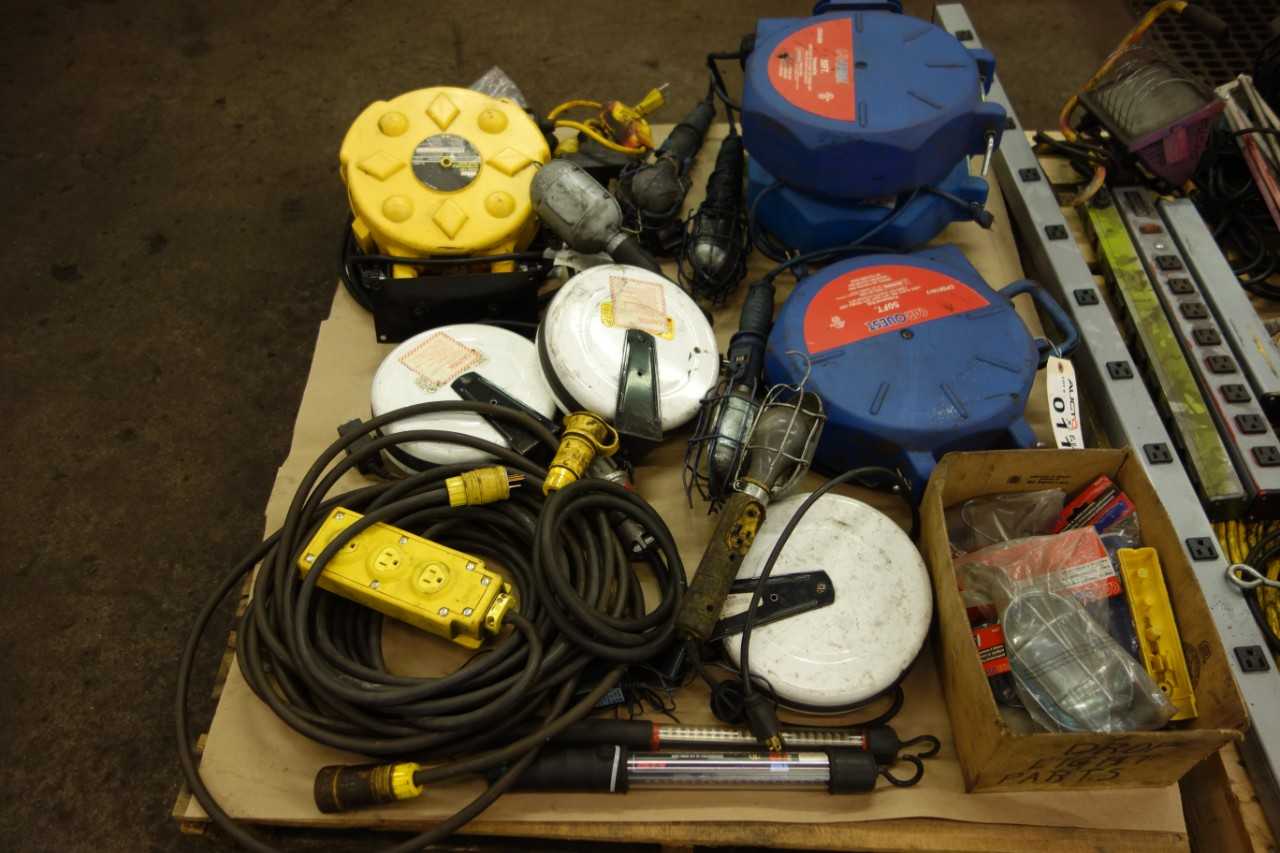 2 PALLETS OF ASSORTED ELECTRICAL LIGHTING - ELECTRICAL COMPONENTS