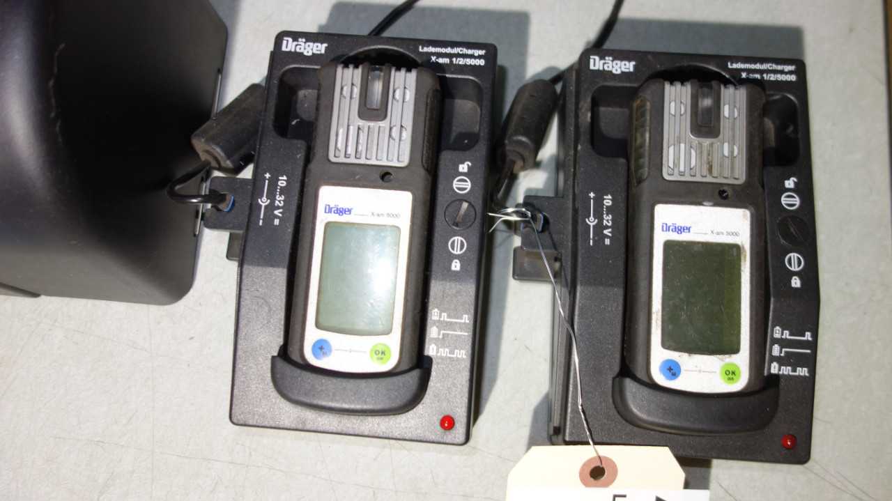 2X DRAEGER X-AM 5000 GAS DETECTORS, BUMP TEST STATION - MISCELLANEOUS