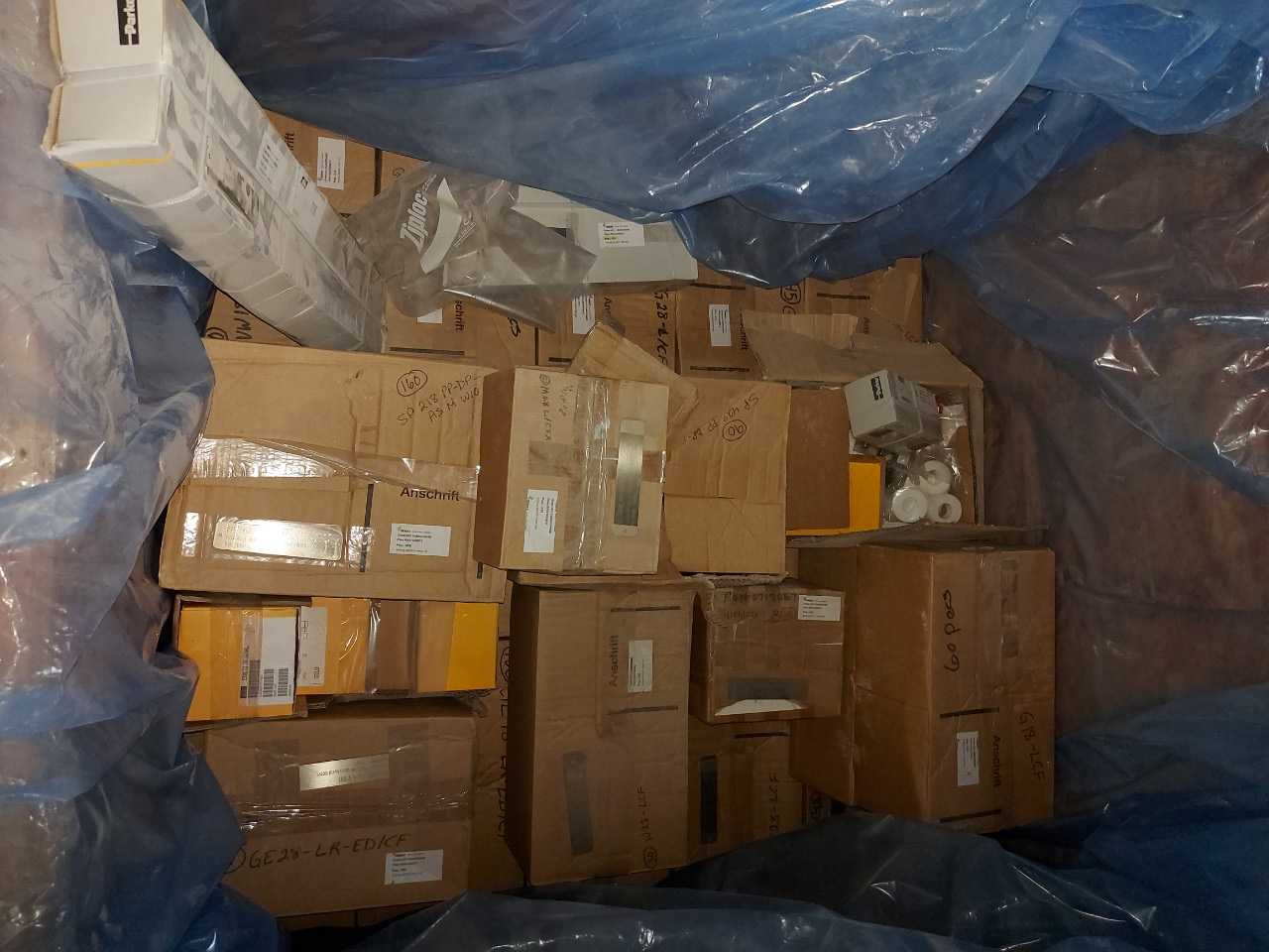 LOT OF ASSORTED PARKER PARTS - INDUSTRIAL PARTS