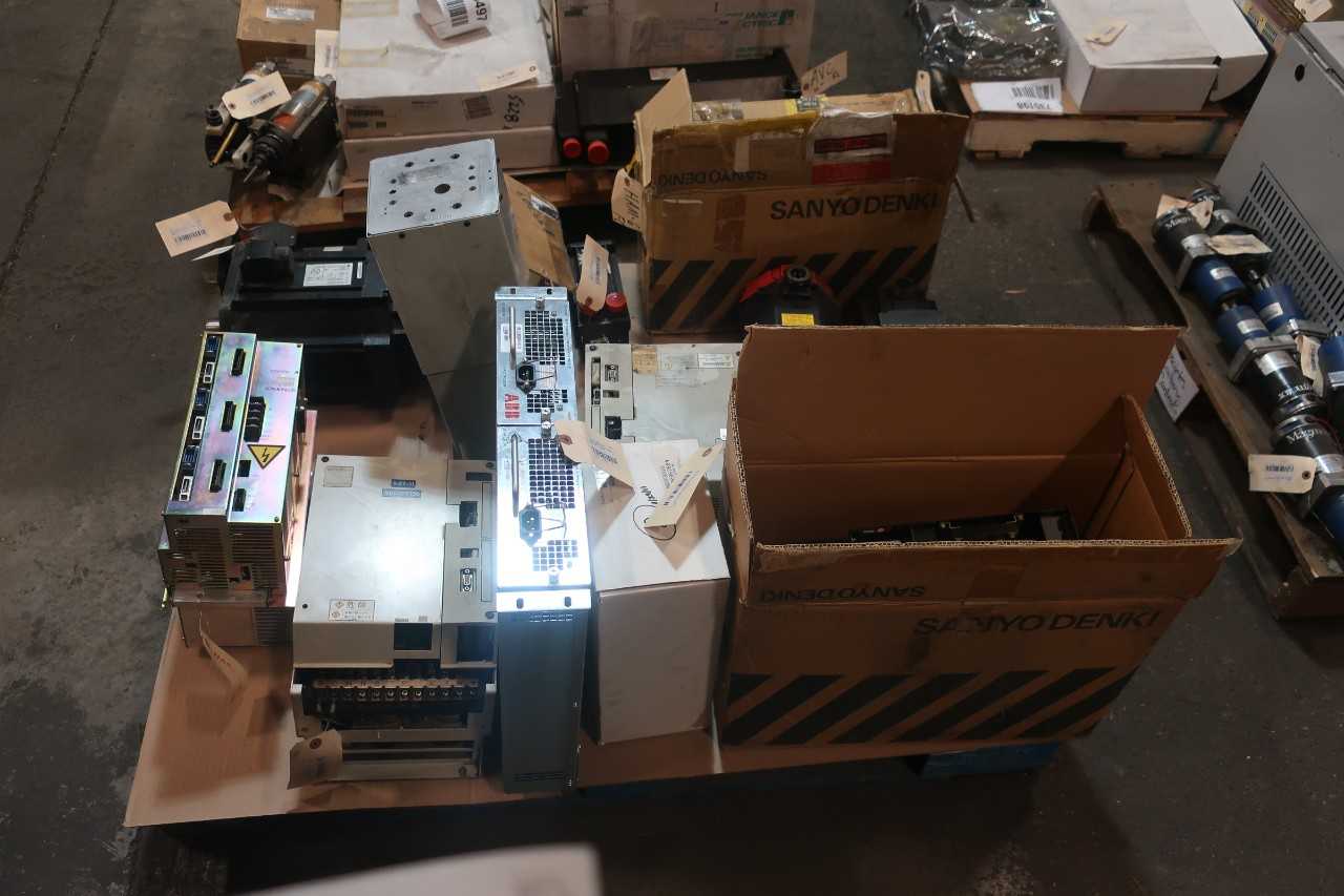 1 PALLET OF ASSORTED AUTOMATION AND CONTROLS, SERVO DRIVES, SERVO MOTORS, SERVO AMPLIFIERS- YASKAWA, MITSHUBISHI, FANUC, OMRON, ABB, SANYODENKI - SERVO