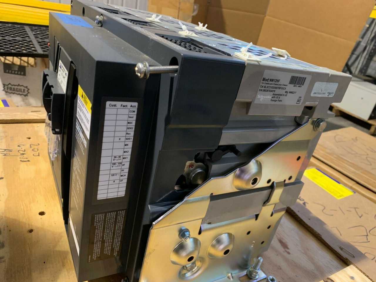 NEW TAKEOUT SQUARE D 1200AMP MASTERPACT NW12HF AUTOMATIC SWITCH BL3CCVSSX9CFBFXXCA - CIRCUIT BREAKERS
