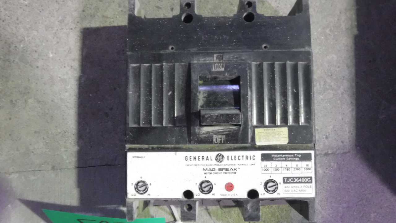 400 Amp General Electric Circuit Breaker - CIRCUIT BREAKERS