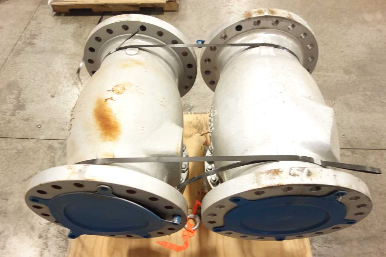 LOT OF 2 ASSORTED 14 IN FLANGED CHECK VALVES - CHECK VALVE