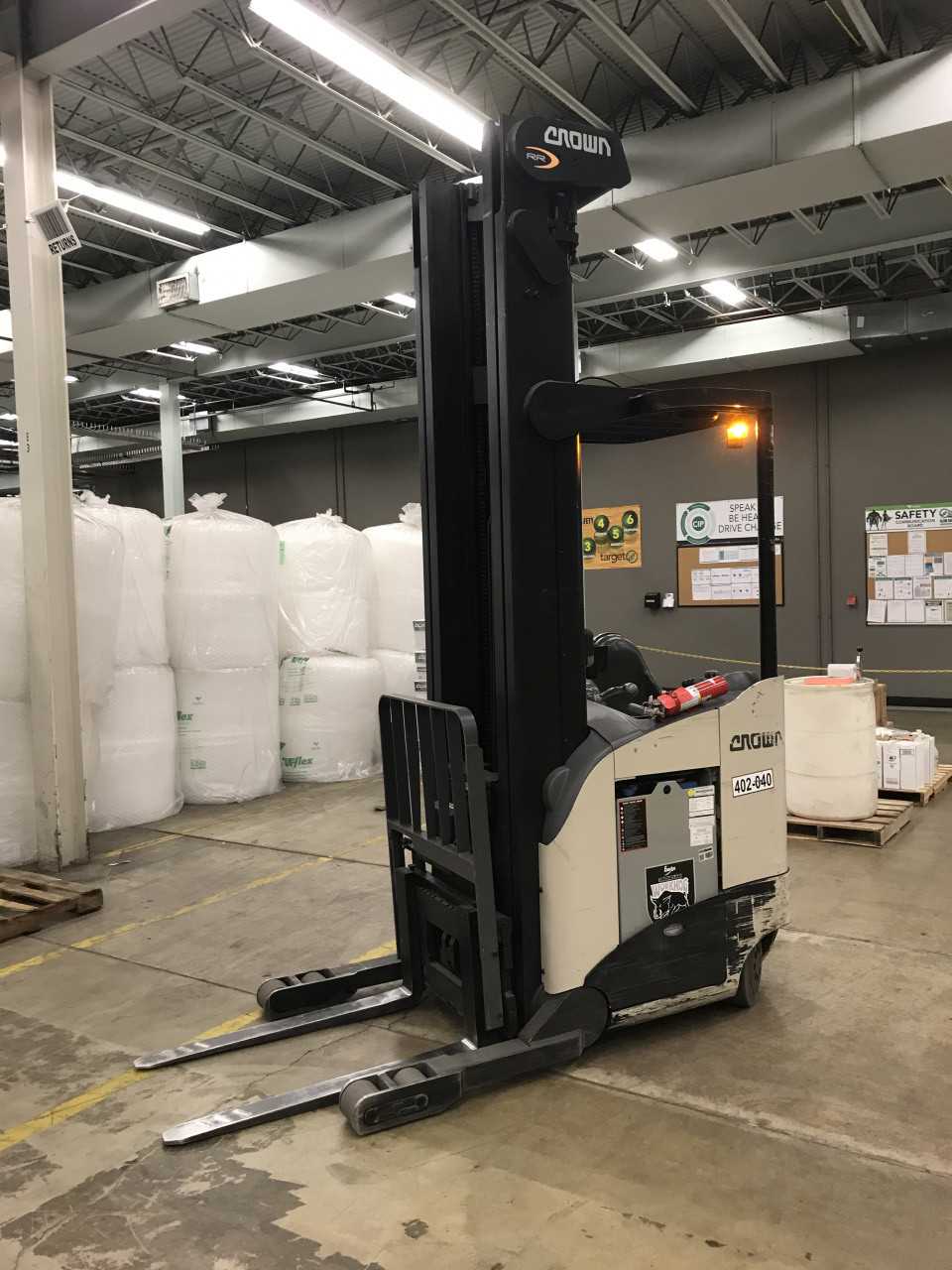 2011 Crown RR5725-45 reach truck, Rogers, MN - REACH TRUCKS