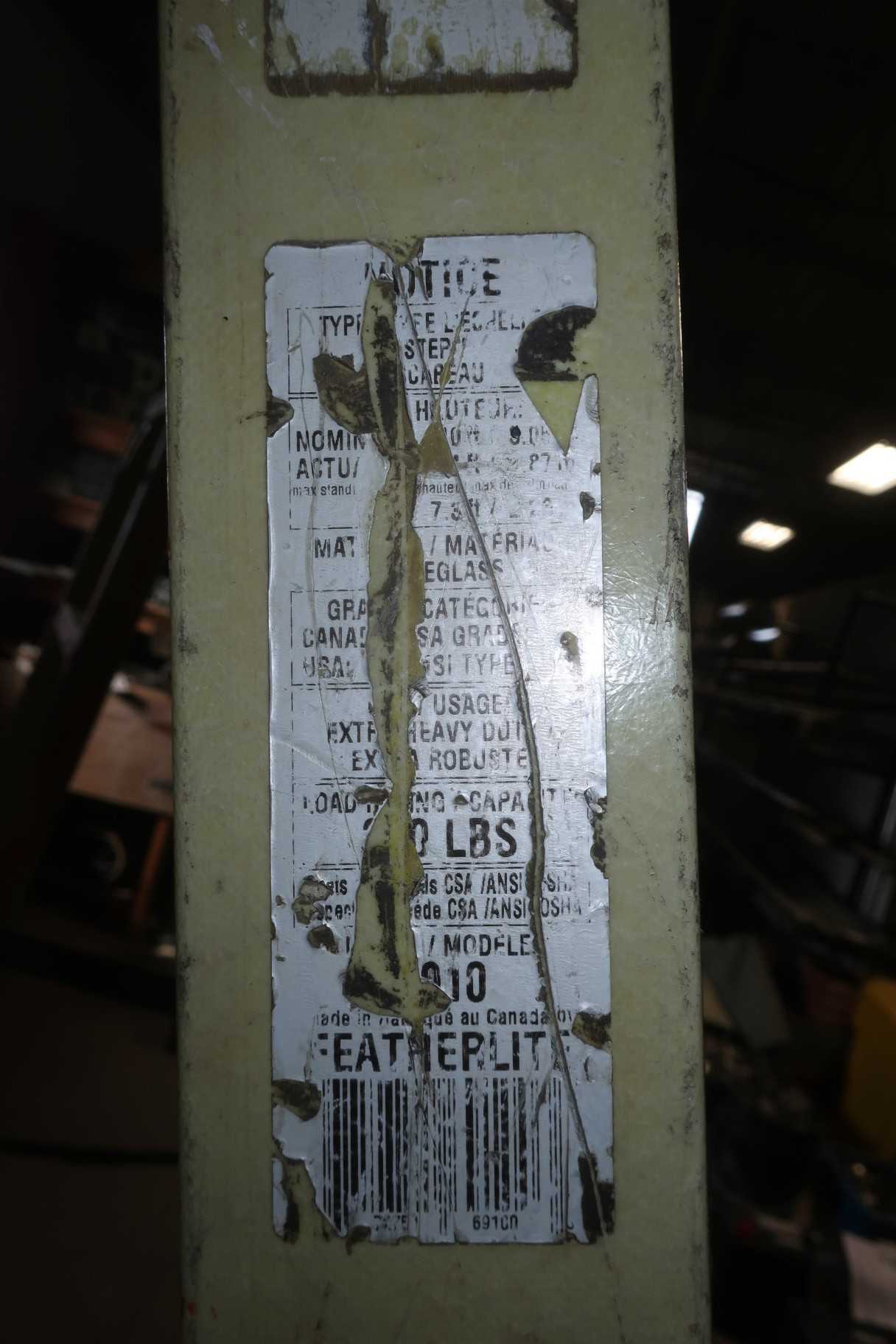 LOT OF 2 ASSORTED FEATHERLITE FIBERGLASS STEP LADDERS - PLANT & FACILITY