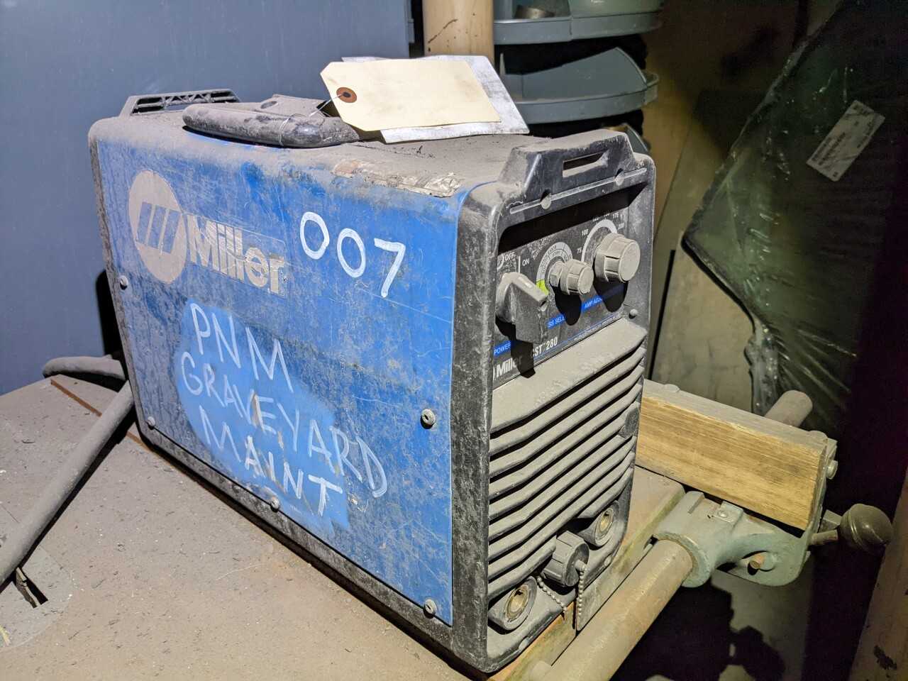 WELDER - WELDING EQUIPMENT