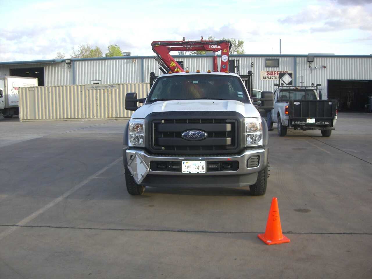 2010 Ford F550 Flat Deck with Boom - BUSES