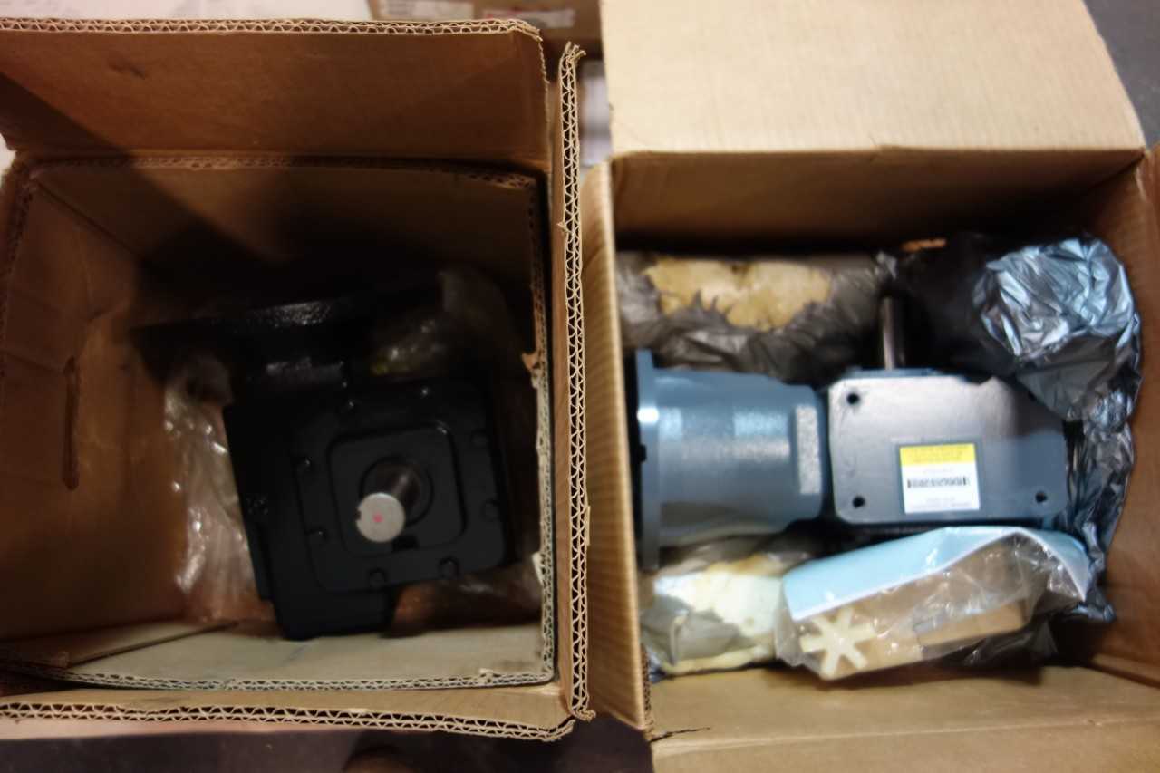 LOT OF TWO RIGHT ANGLE GEAR REDUCERS- BOSTON GEAR, WINSMITH - GEAR REDUCERS