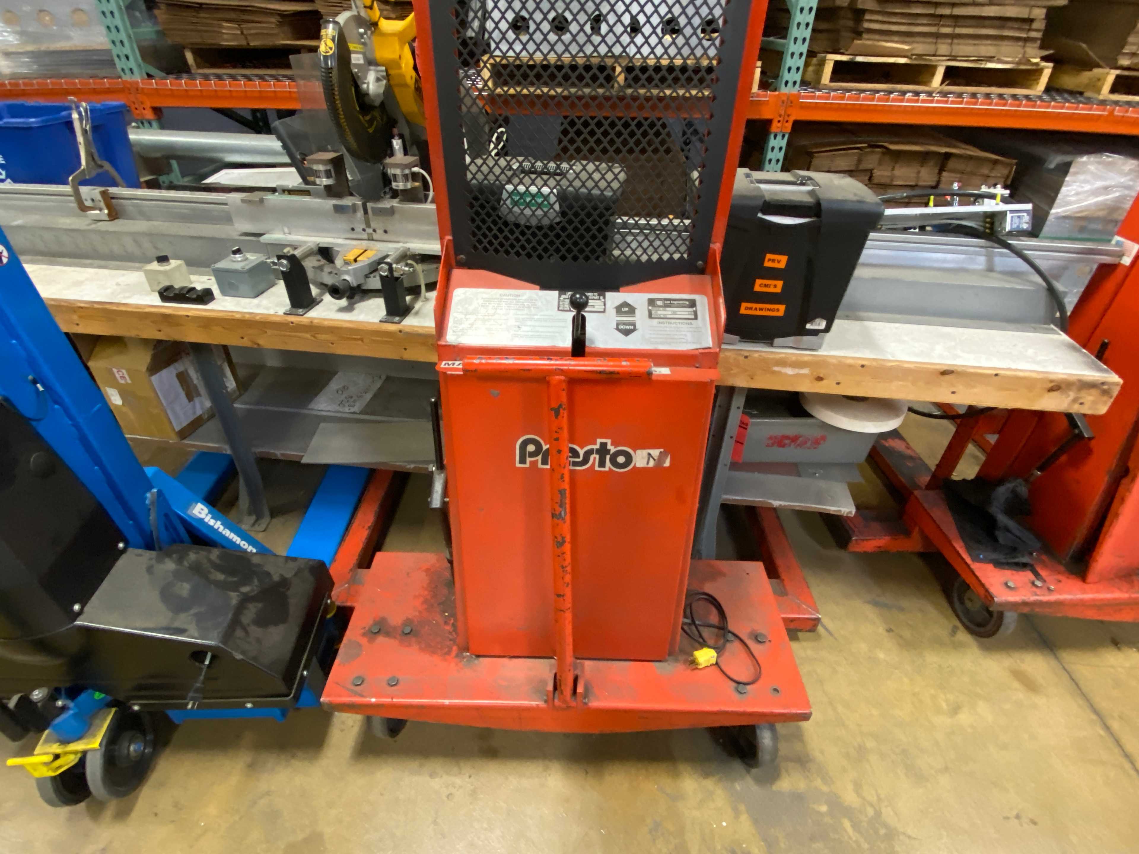 PRESTO LIFTS LIFT - FORKLIFTS