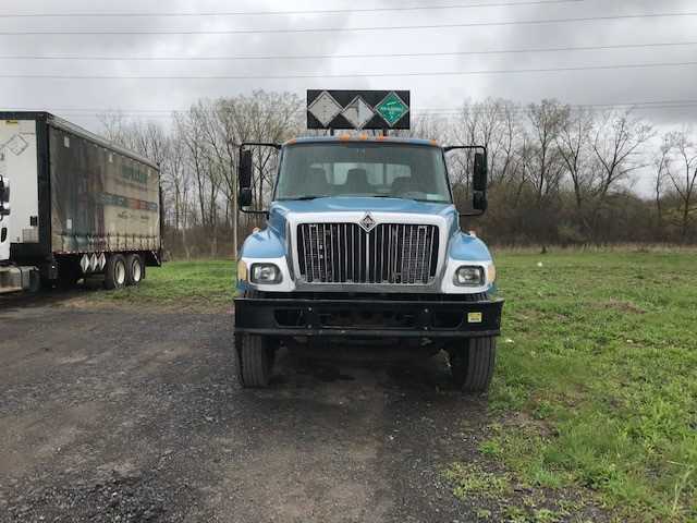 2005 International 7300 DT466 Pallet Truck - HYDRO EXCAVATOR TRUCKS