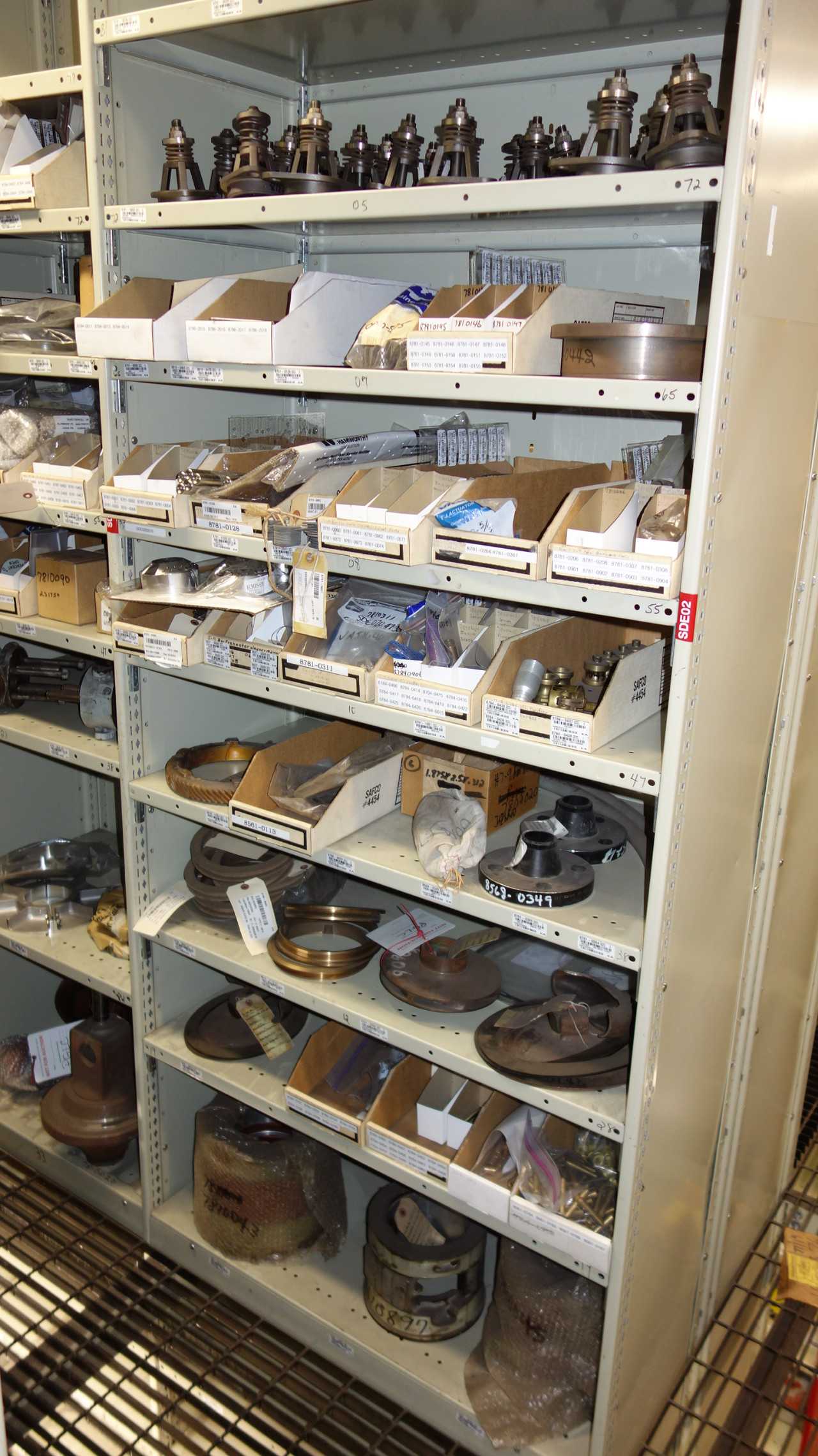 CONTENTS OF 3 SHELF COLUMNS, PUMP PARTS - PUMPS